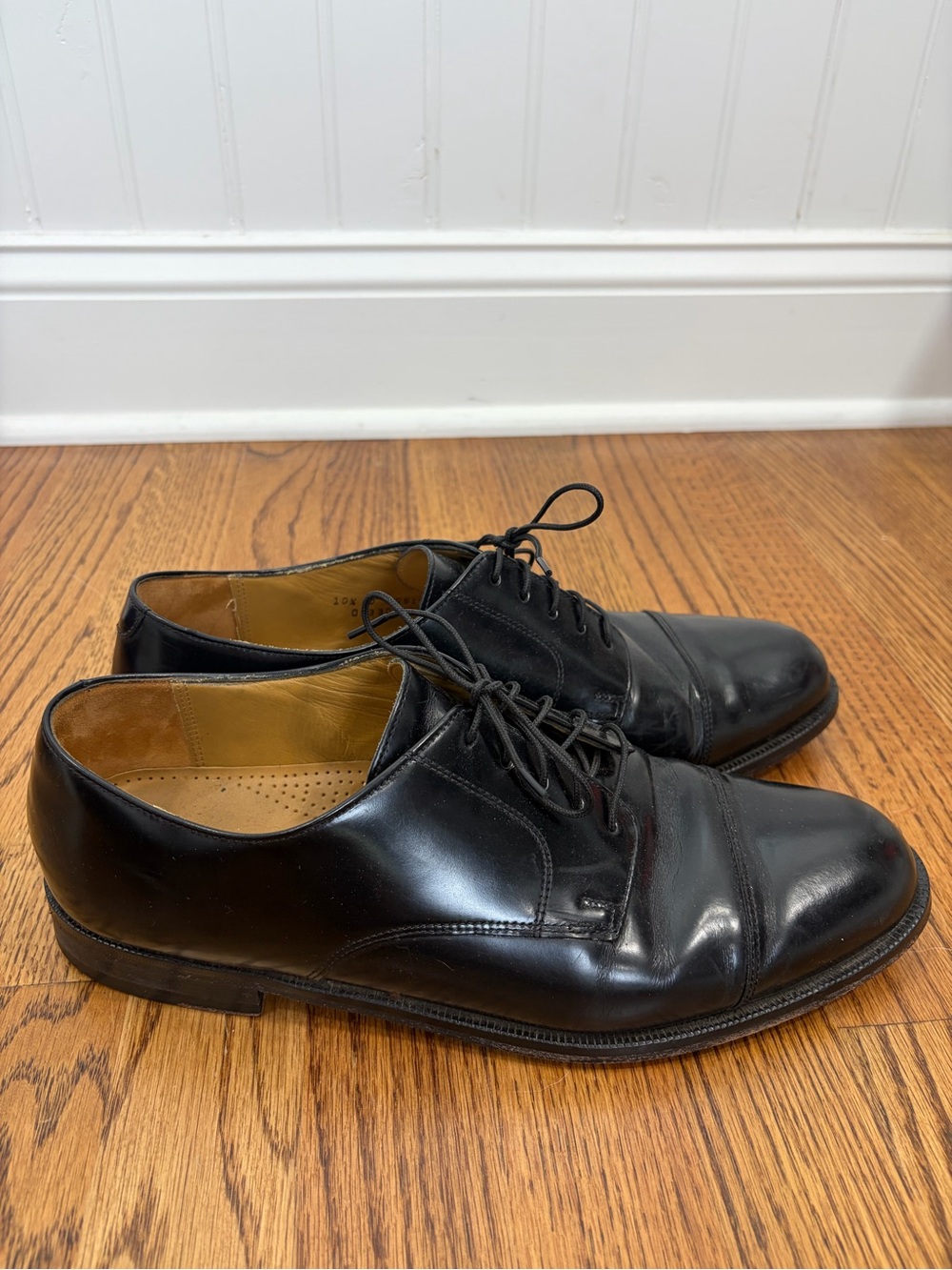 Cole Haan Bedford Cap-Toe Black Oxfords (10.5) - Picture 4 of 9